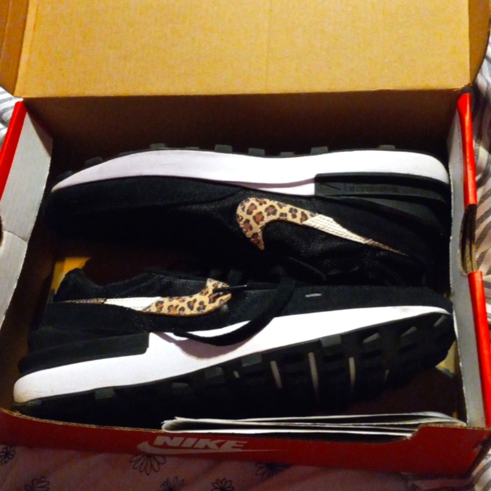 Nike waffle se size 7.5